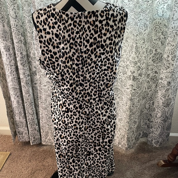 BNWOT Old Navy leopard print dress with pockets - Picture 2 of 3